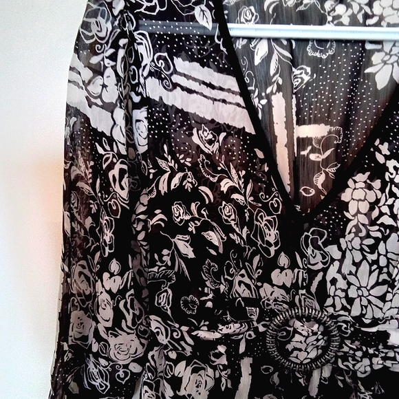 Milano Floral Peplum Blouse with Faux Belt - Picture 7 of 12